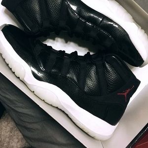 Jordan retro 11 clear sole.